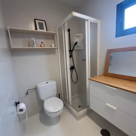 Cozy Studio In Playa Honda Beach בית נופש